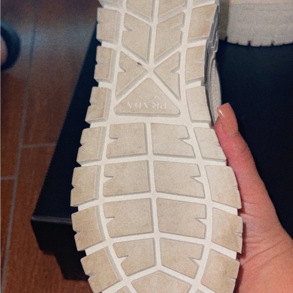 Sold out platform sequin Prada sneakers - Picture 4 of 7